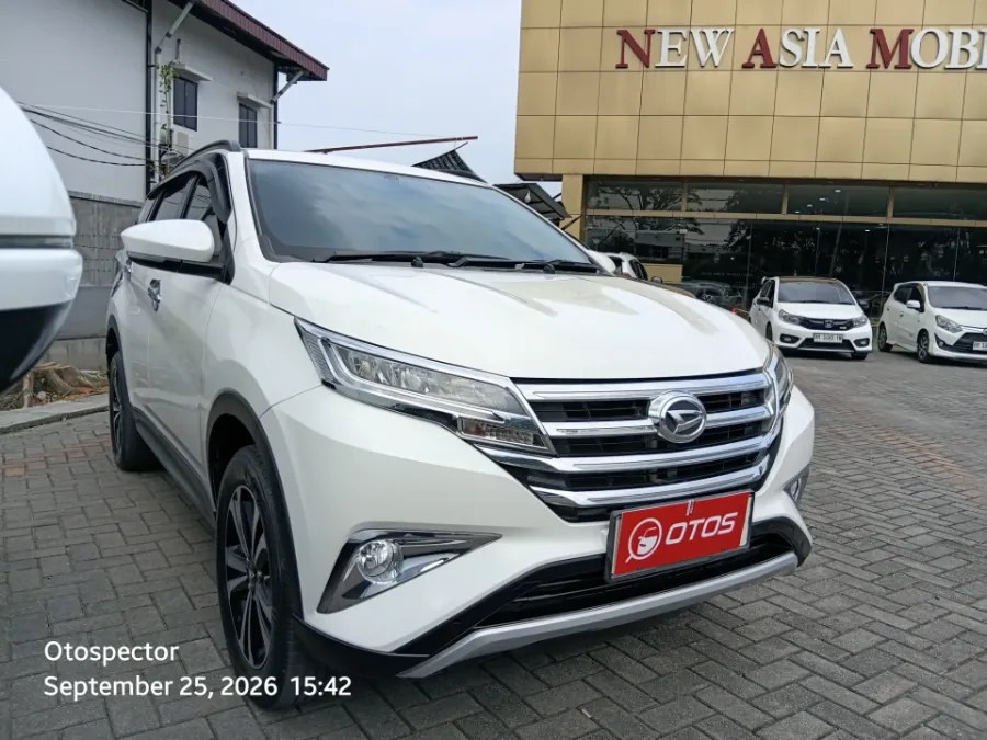 Foto Mobil Bekas Kanan Depan Daihatsu Terios 1.5 R tahun 2018