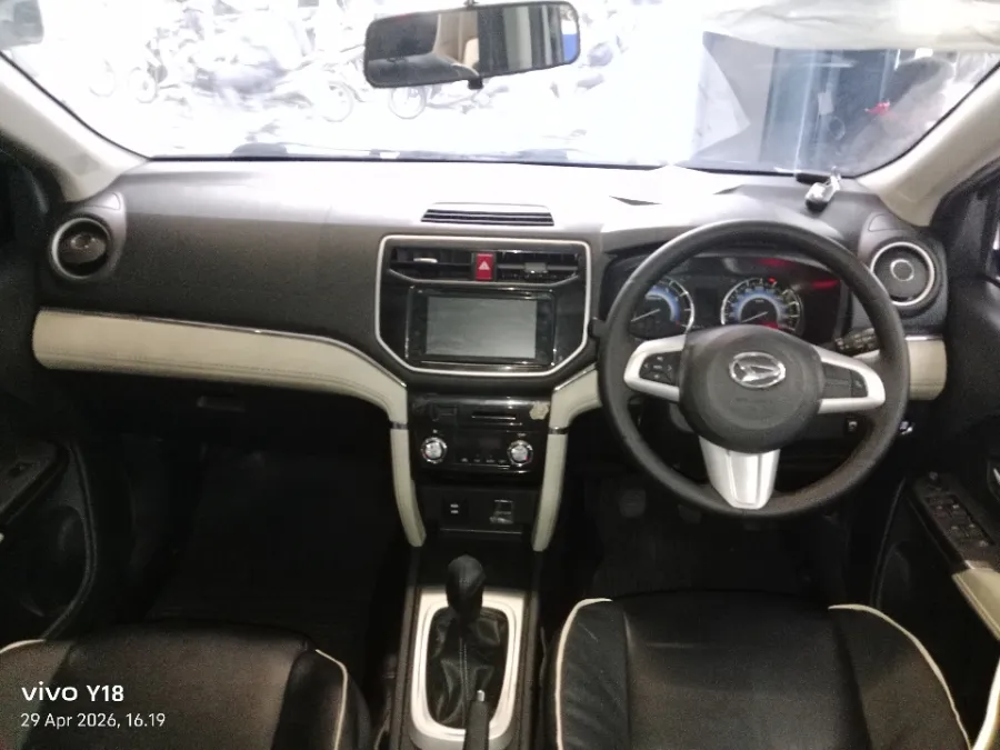 Foto Mobil Bekas Dashboard Daihatsu Terios 1.5 R tahun 2021