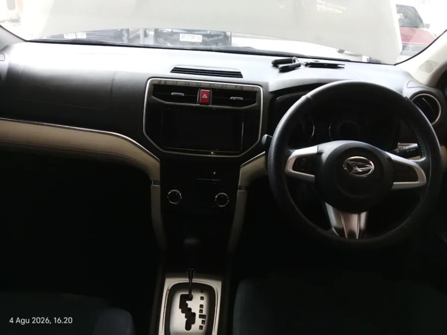 Foto Mobil Bekas Dashboard Daihatsu Terios 1.5 R tahun 2021