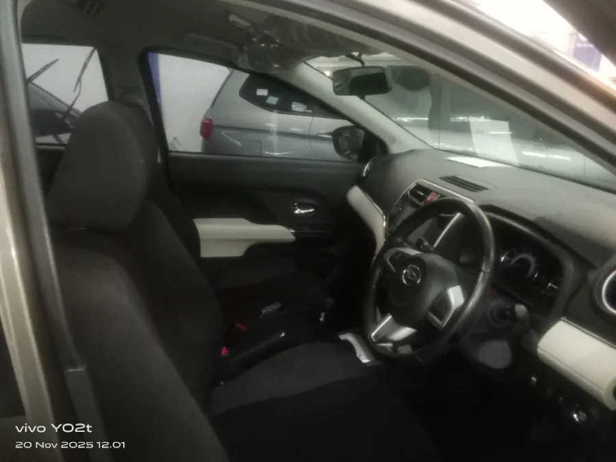 Foto Mobil Bekas Kabin Depan Daihatsu Terios 1.5 R tahun 2021