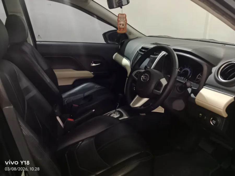Foto Mobil Bekas Kabin Depan Daihatsu Terios 1.5 R tahun 2021