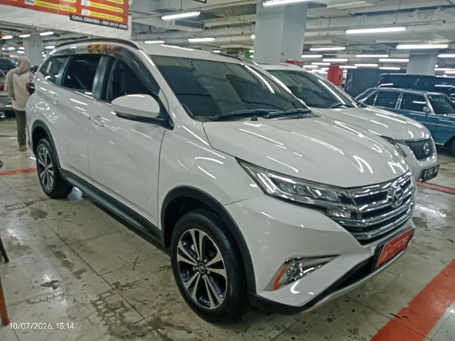 Foto Mobil Bekas Kanan Depan Daihatsu Terios 1.5 R tahun 2021