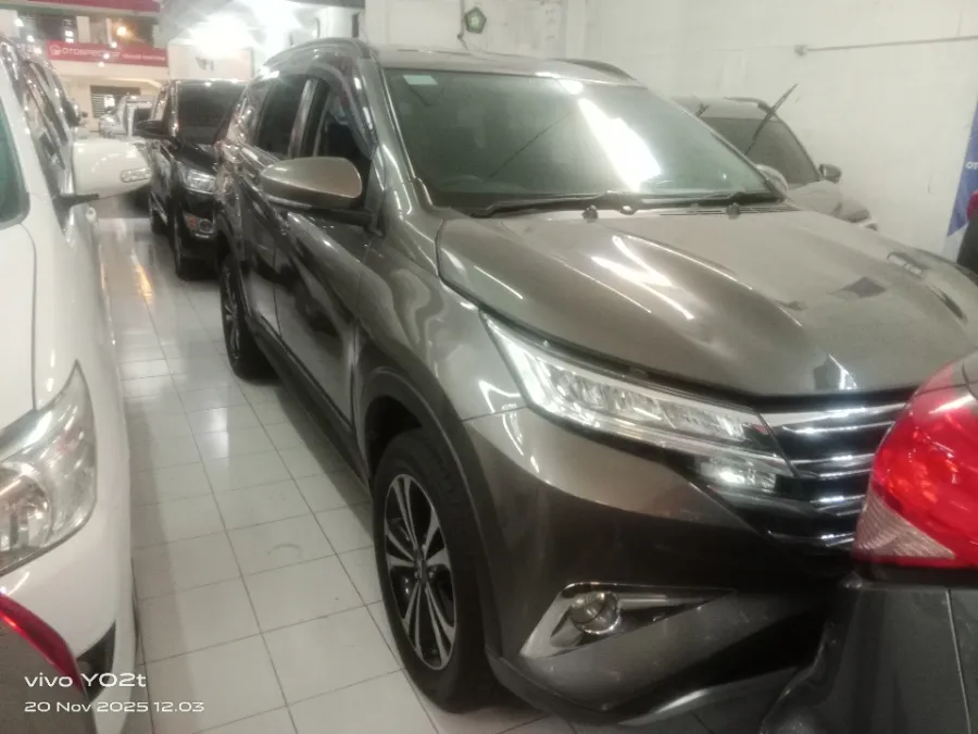 Foto Mobil Bekas Kanan Depan Daihatsu Terios 1.5 R tahun 2021
