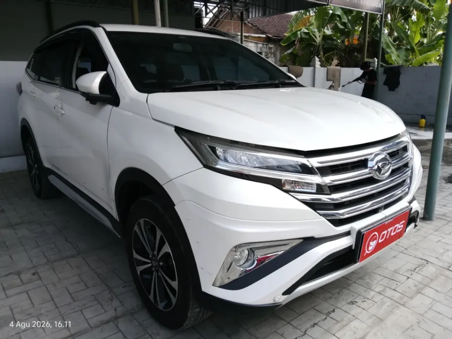 Foto Mobil Bekas Kanan Depan Daihatsu Terios 1.5 R tahun 2021