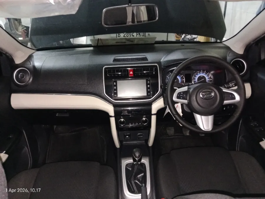 Foto Mobil Bekas Dashboard Daihatsu Terios 1.5 R tahun 2022