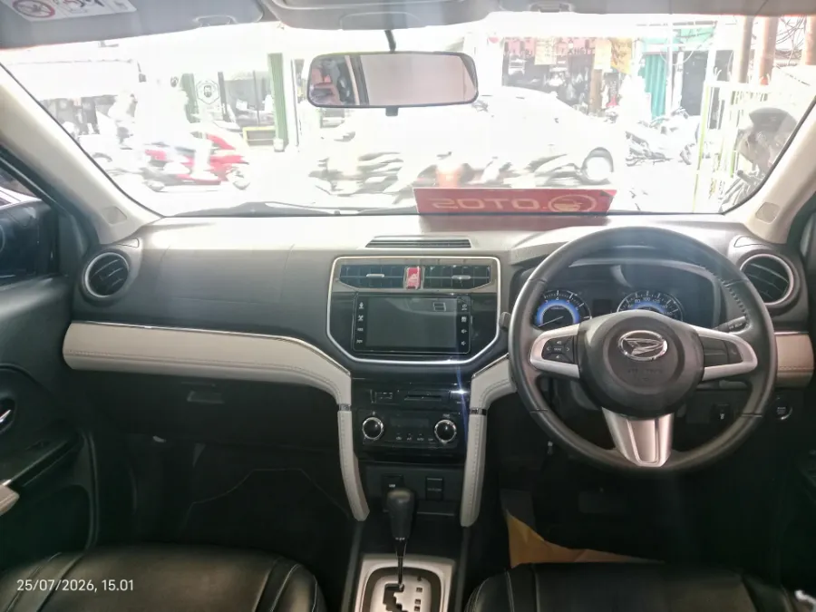 Foto Mobil Bekas Dashboard Daihatsu Terios 1.5 R tahun 2022