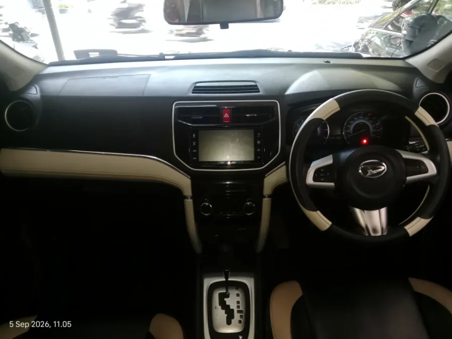 Foto Mobil Bekas Dashboard Daihatsu Terios 1.5 R tahun 2022