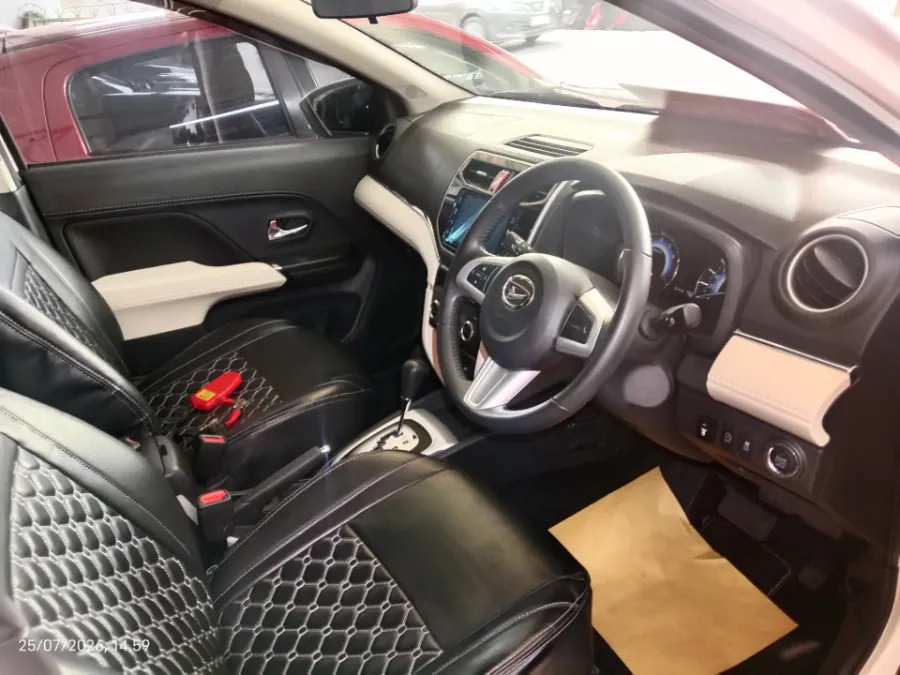 Foto Mobil Bekas Kabin Depan Daihatsu Terios 1.5 R tahun 2022