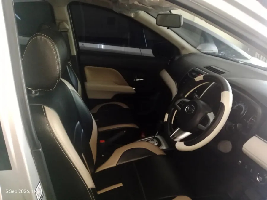 Foto Mobil Bekas Kabin Depan Daihatsu Terios 1.5 R tahun 2022
