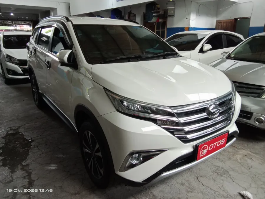Foto Mobil Bekas Kanan Depan Daihatsu Terios 1.5 R tahun 2022
