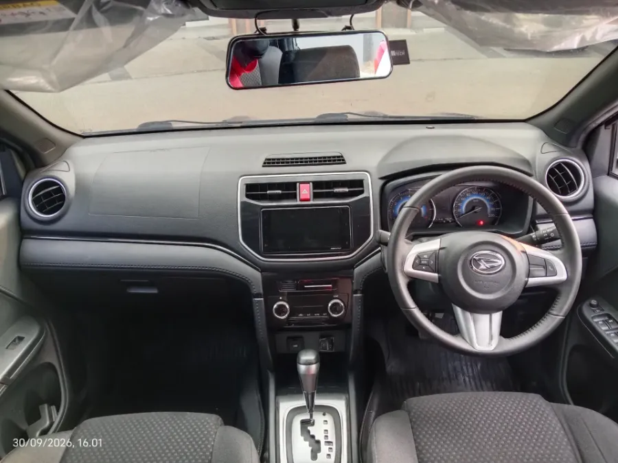 Foto Mobil Bekas Dashboard Daihatsu Terios 1.5 R tahun 2024