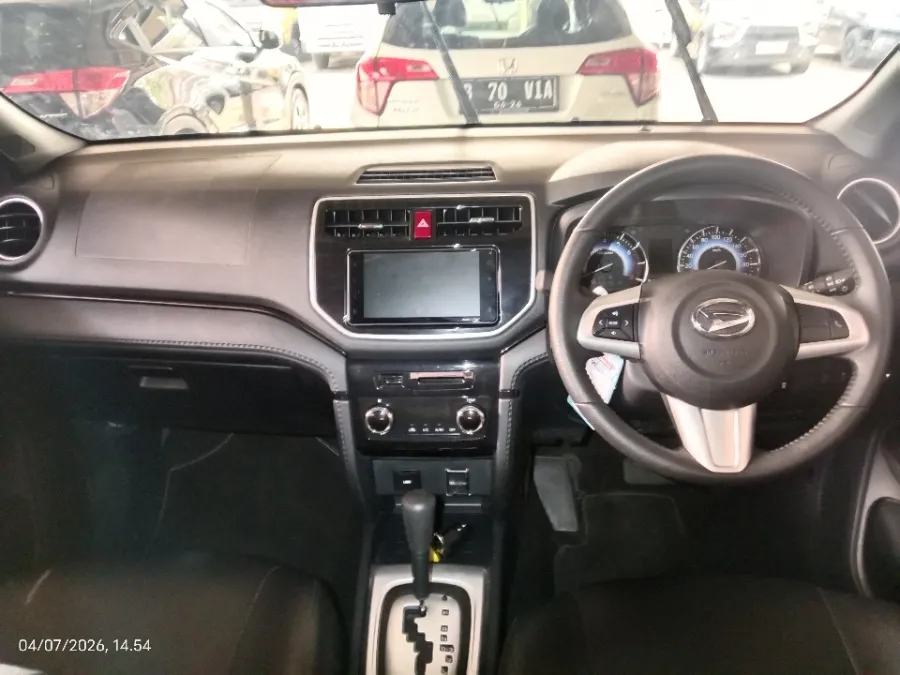 Foto Mobil Bekas Dashboard Daihatsu Terios 1.5 R tahun 2025