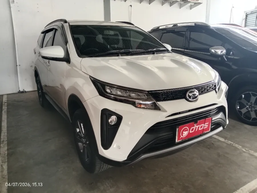 Foto Mobil Bekas Kanan Depan Daihatsu Terios 1.5 R tahun 2025