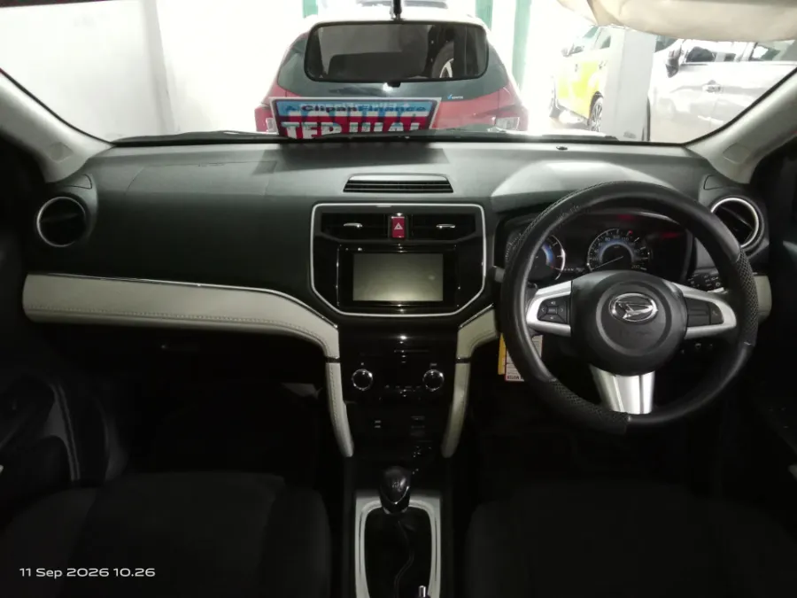 Foto Mobil Bekas Dashboard Daihatsu Terios 1.5 R Deluxe tahun 2018