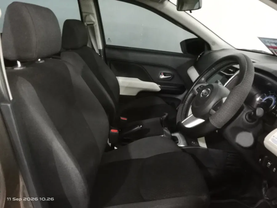 Foto Mobil Bekas Kabin Depan Daihatsu Terios 1.5 R Deluxe tahun 2018