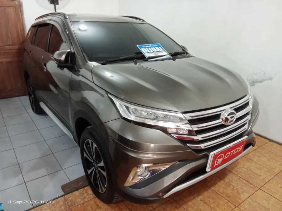 Foto Mobil Bekas Kanan Depan Daihatsu Terios 1.5 R Deluxe tahun 2018