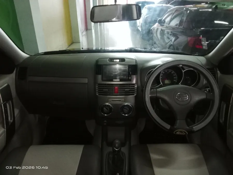 Foto Mobil Bekas Dashboard Daihatsu Terios 1.5 TX tahun 2011