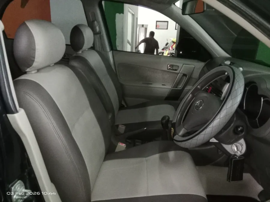 Foto Mobil Bekas Kabin Depan Daihatsu Terios 1.5 TX tahun 2011
