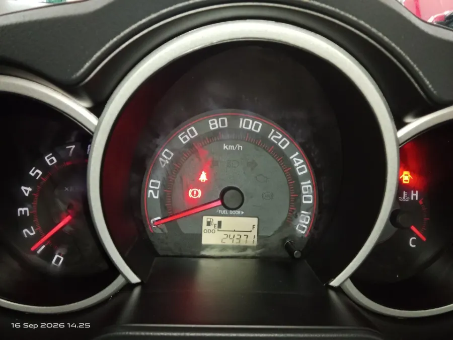 Foto Mobil Bekas Odometer Daihatsu Terios 1.5 TX tahun 2016