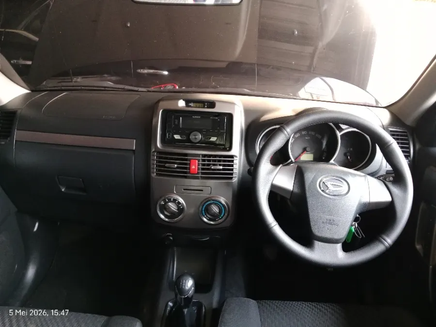 Foto Mobil Bekas Dashboard Daihatsu Terios 1.5 X tahun 2017