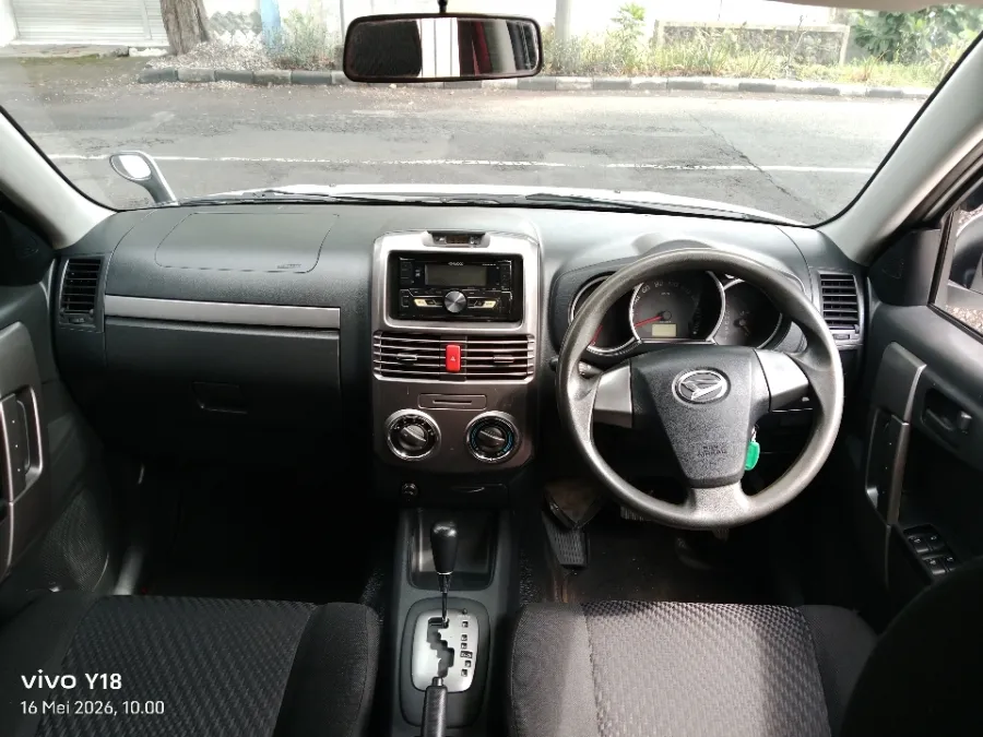 Foto Mobil Bekas Dashboard Daihatsu Terios 1.5 X tahun 2017