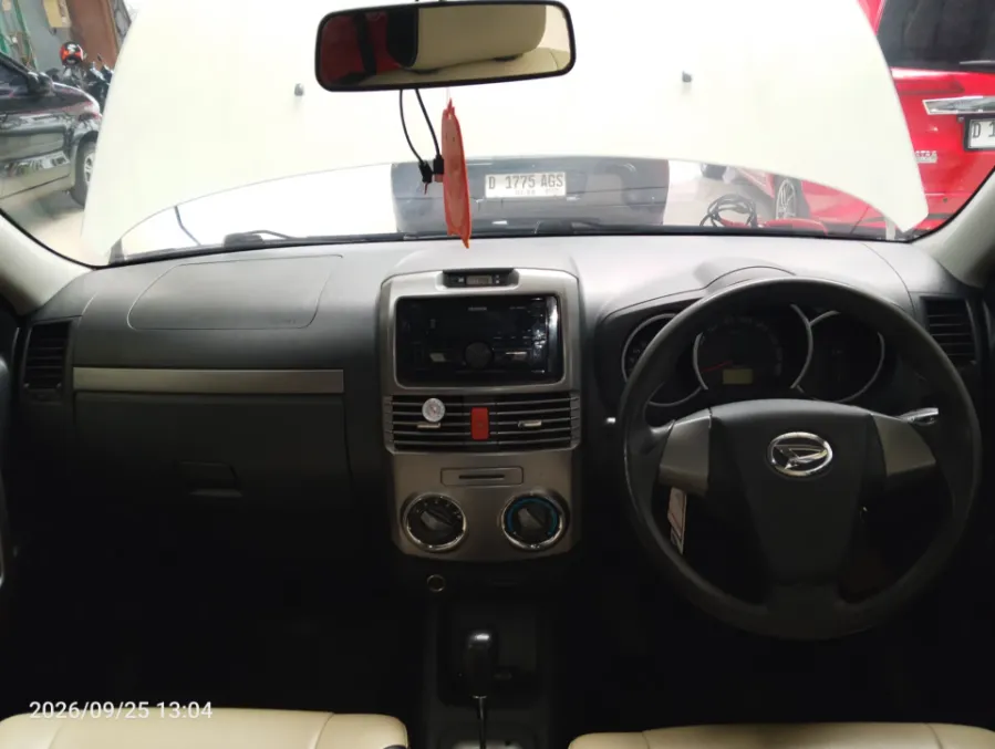 Foto Mobil Bekas Dashboard Daihatsu Terios 1.5 X tahun 2017