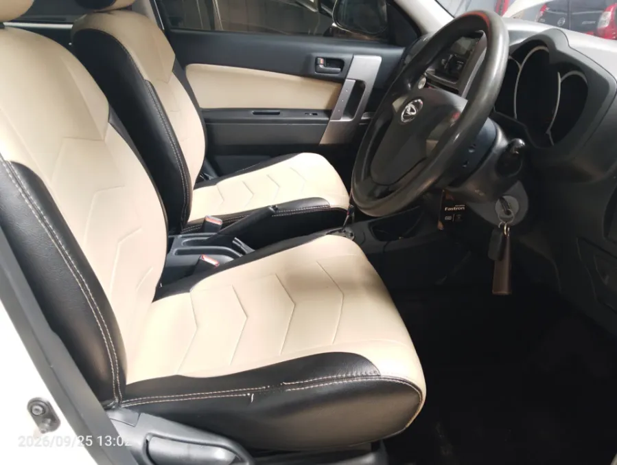 Foto Mobil Bekas Kabin Depan Daihatsu Terios 1.5 X tahun 2017