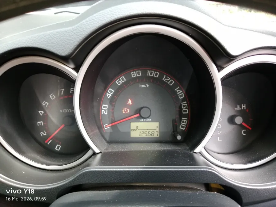 Foto Mobil Bekas Odometer Daihatsu Terios 1.5 X tahun 2017
