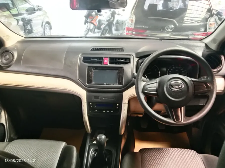 Foto Mobil Bekas Dashboard Daihatsu Terios 1.5 X tahun 2020