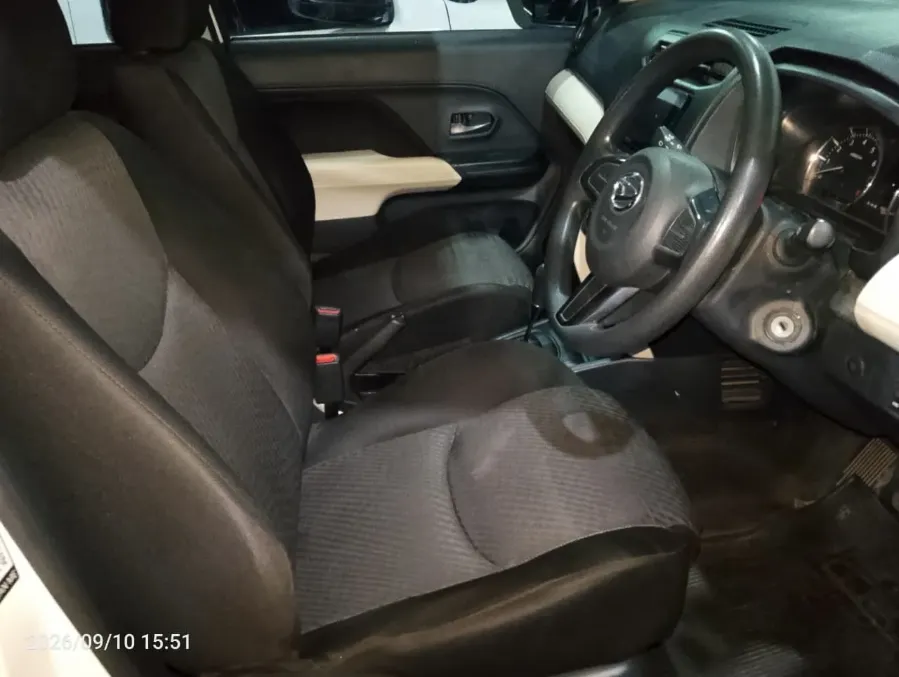 Foto Mobil Bekas Kabin Depan Daihatsu Terios 1.5 X tahun 2020