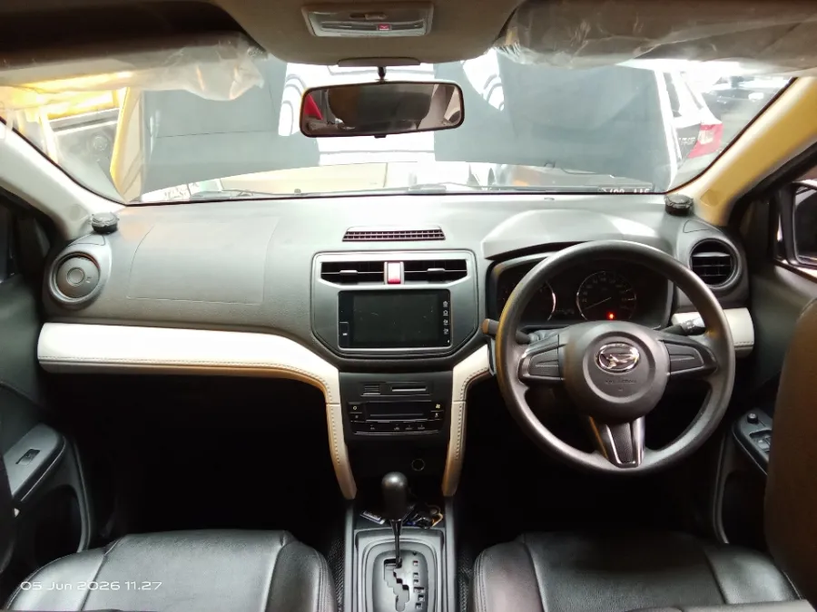 Foto Mobil Bekas Dashboard Daihatsu Terios 1.5 X tahun 2021