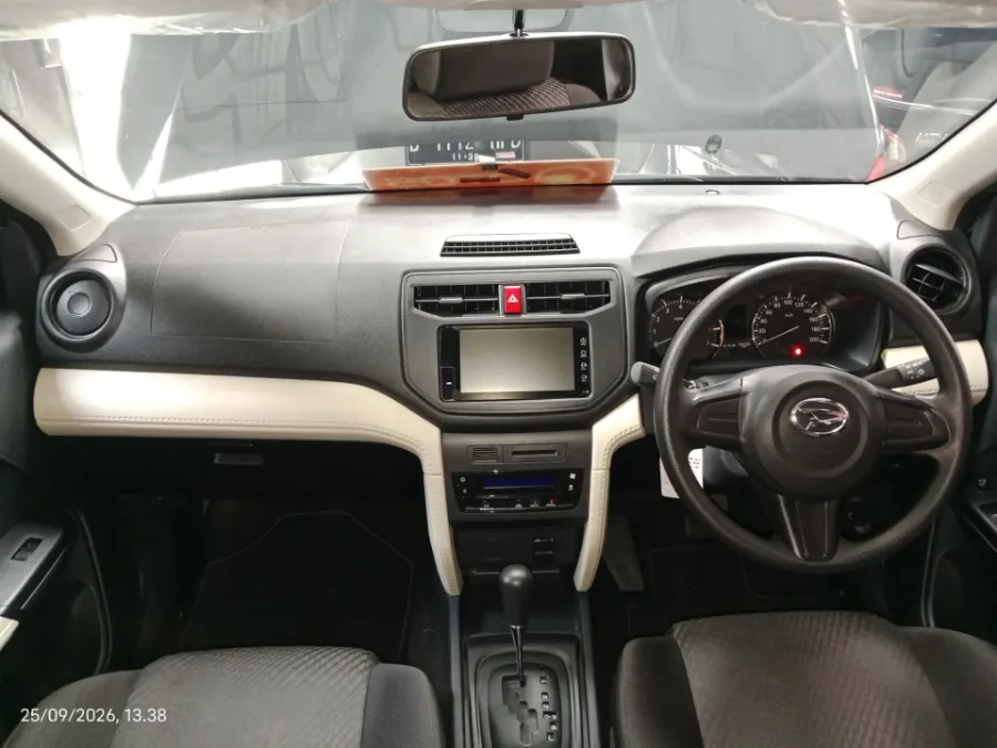 Foto Mobil Bekas Dashboard Daihatsu Terios 1.5 X tahun 2021