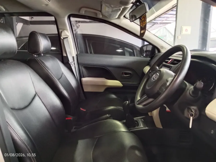 Foto Mobil Bekas Kabin Depan Daihatsu Terios 1.5 X tahun 2021