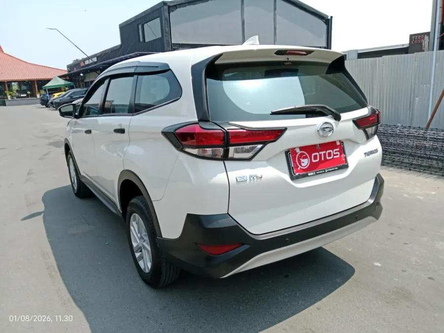 Foto Mobil Bekas Kiri Belakang Daihatsu Terios 1.5 X tahun 2021