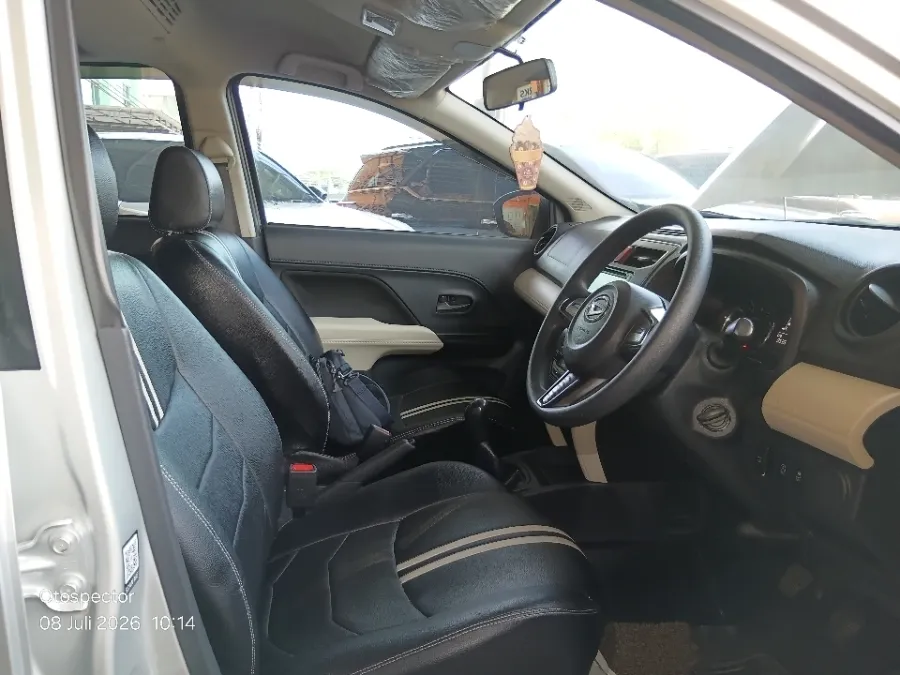 Foto Mobil Bekas Kabin Depan Daihatsu Terios 1.5 X tahun 2022