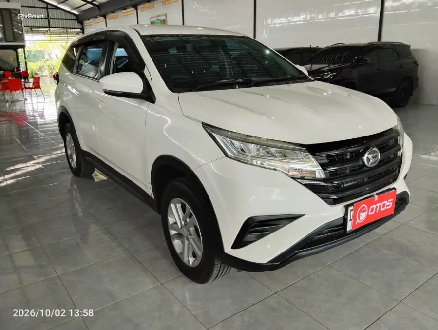 Foto Mobil Bekas Kanan Depan Daihatsu Terios 1.5 X tahun 2022