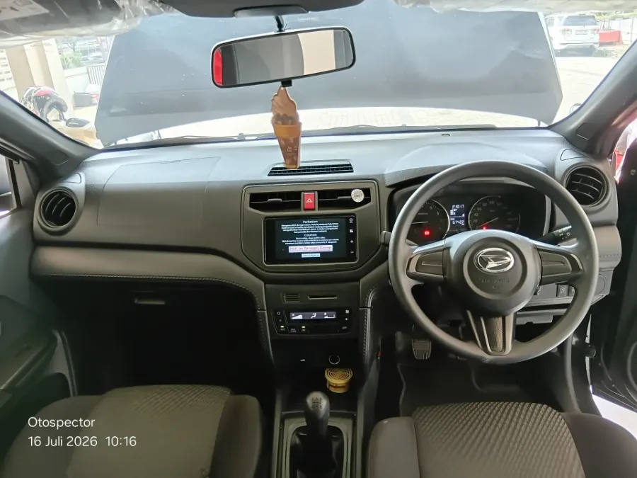 Foto Mobil Bekas Dashboard Daihatsu Terios 1.5 X tahun 2023