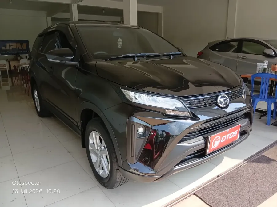 Foto Mobil Bekas Kanan Depan Daihatsu Terios 1.5 X tahun 2023