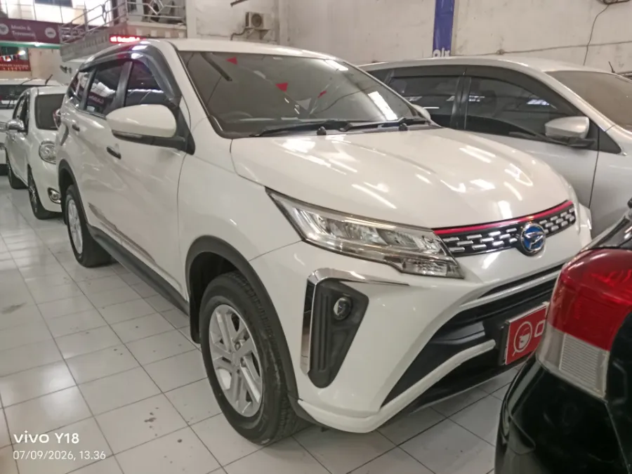 Foto Mobil Bekas Kanan Depan Daihatsu Terios 1.5 X tahun 2023