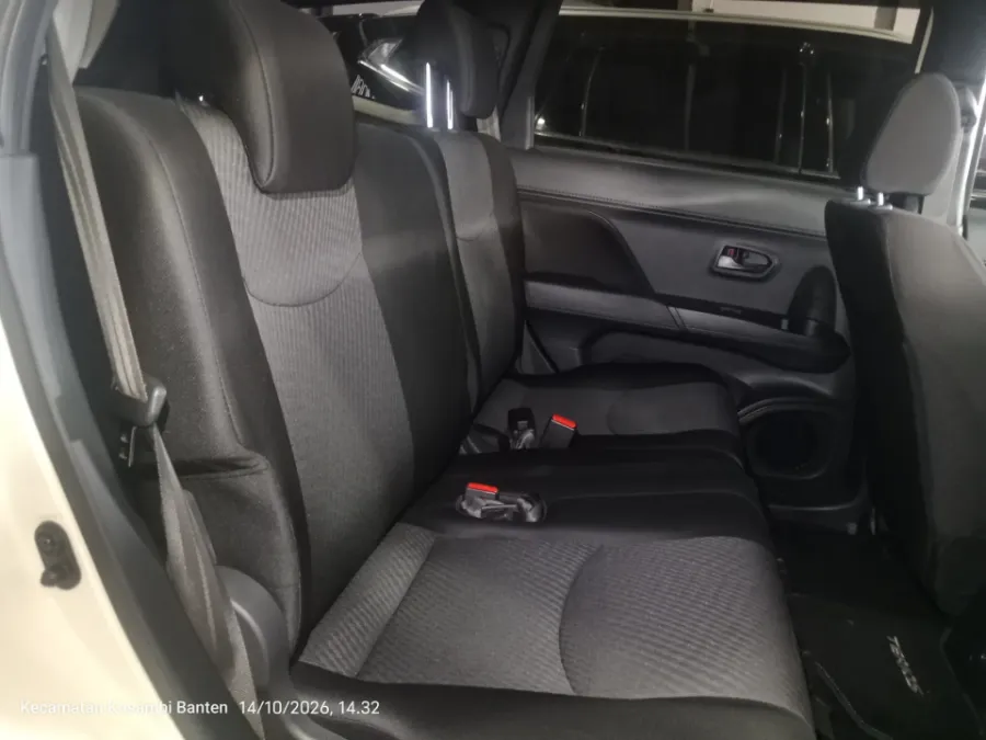 Foto Mobil Bekas Kabin Belakang Daihatsu Terios 1.5 X tahun 2024