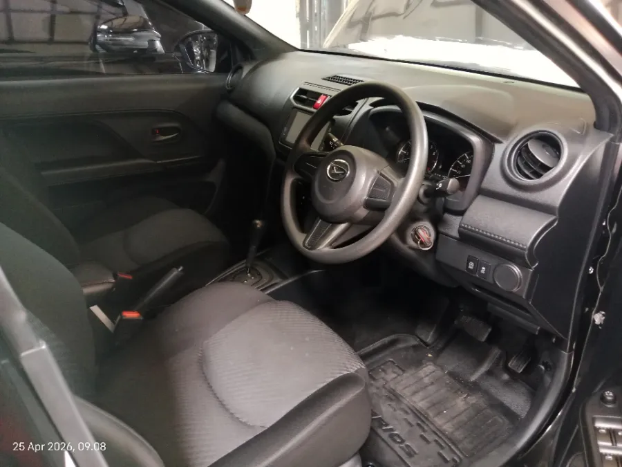 Foto Mobil Bekas Kabin Depan Daihatsu Terios 1.5 X tahun 2024