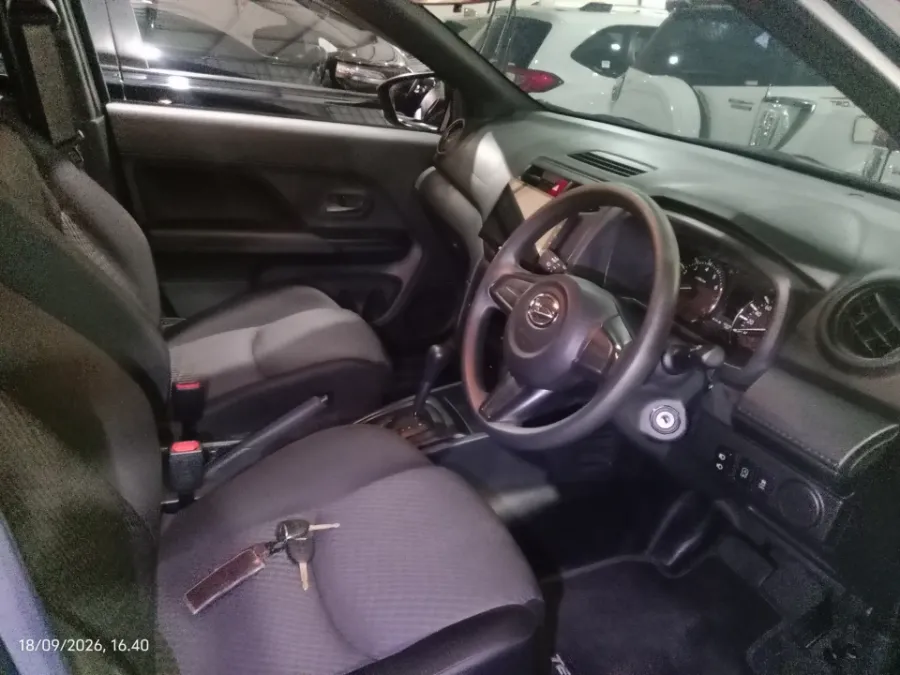 Foto Mobil Bekas Kabin Depan Daihatsu Terios 1.5 X tahun 2024