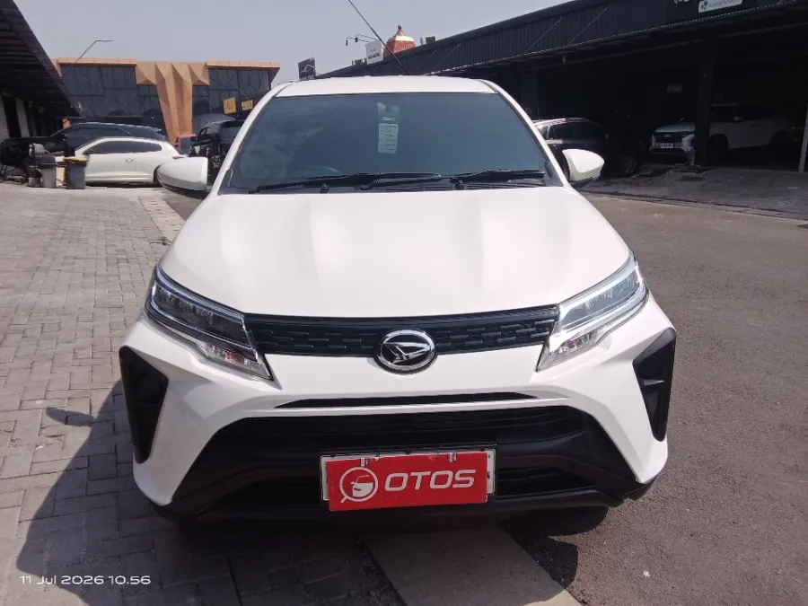 Foto Mobil Bekas Tampak Depan Daihatsu Terios 1.5 X tahun 2024