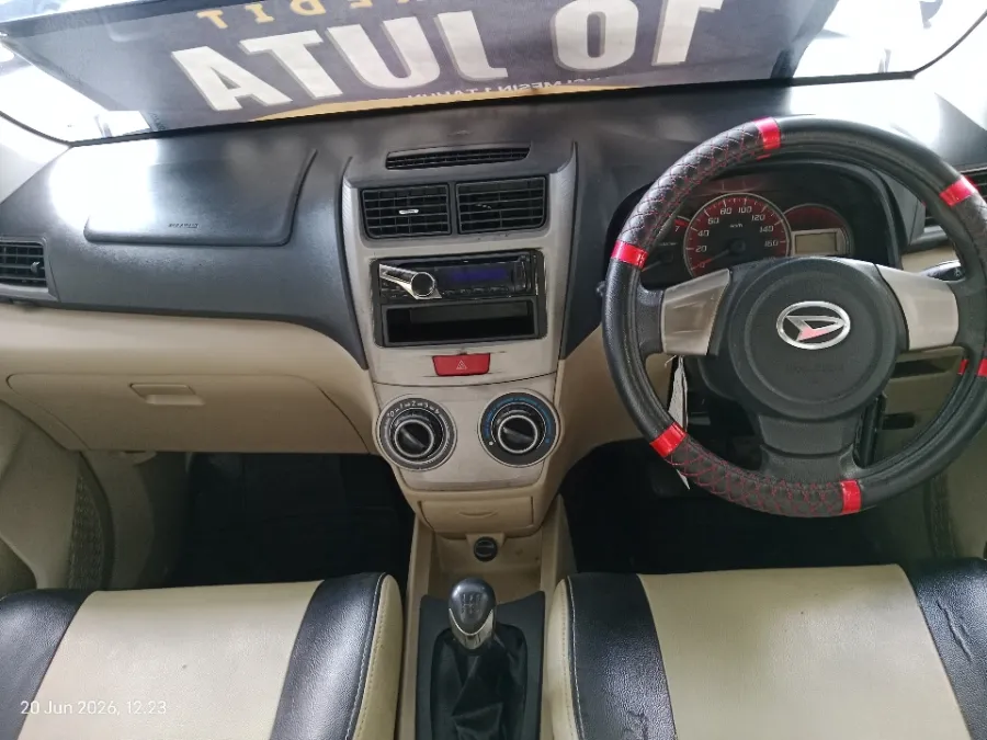 Foto Mobil Bekas Dashboard Daihatsu Xenia 1.3 tahun 2014