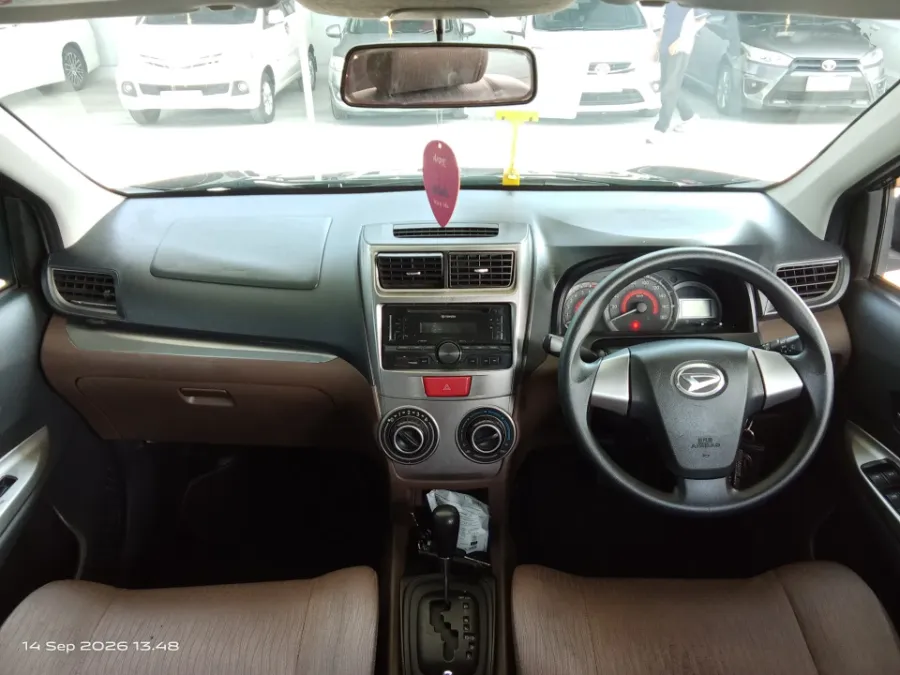 Foto Mobil Bekas Dashboard Daihatsu Xenia 1.3 R tahun 2016