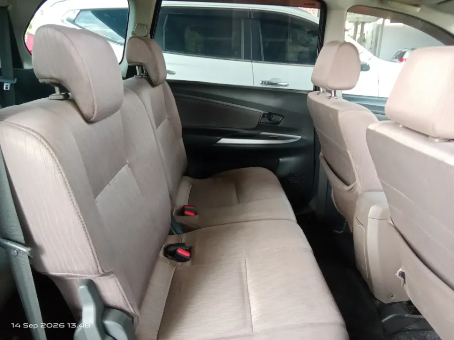 Foto Mobil Bekas Kabin Belakang Daihatsu Xenia 1.3 R tahun 2016
