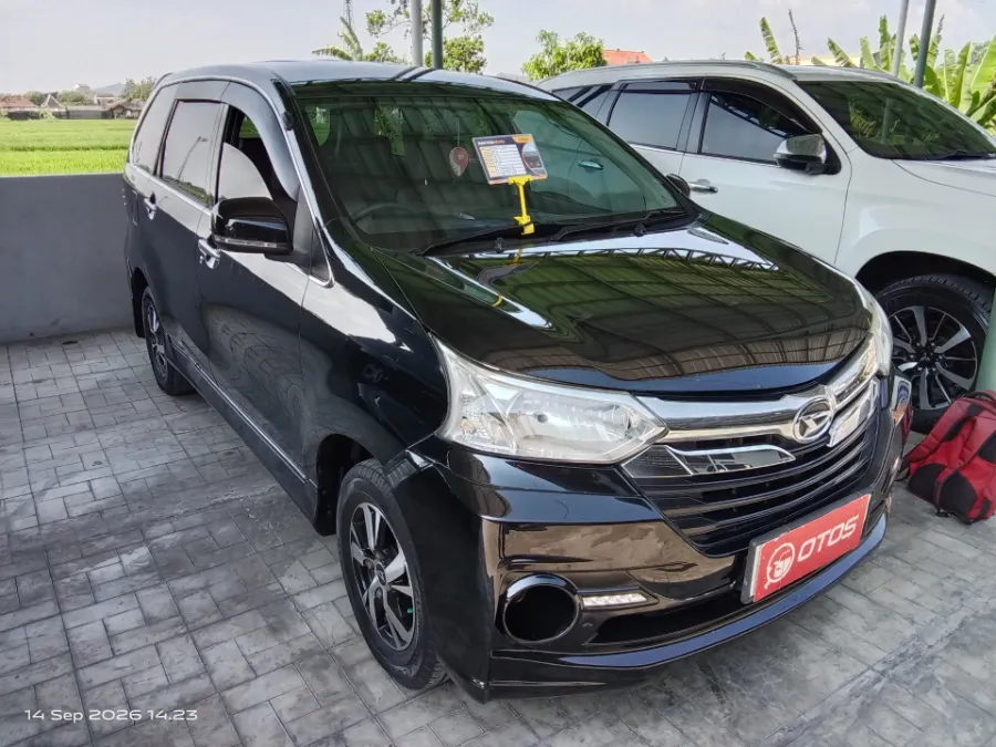 Foto Mobil Bekas Kanan Depan Daihatsu Xenia 1.3 R tahun 2016