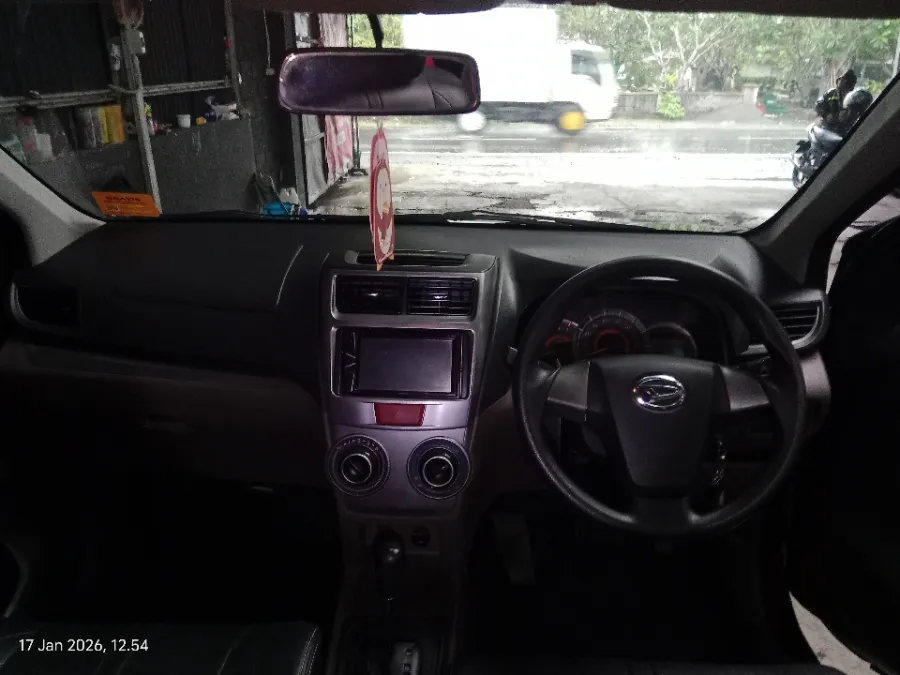 Foto Mobil Bekas Dashboard Daihatsu Xenia 1.3 R tahun 2017