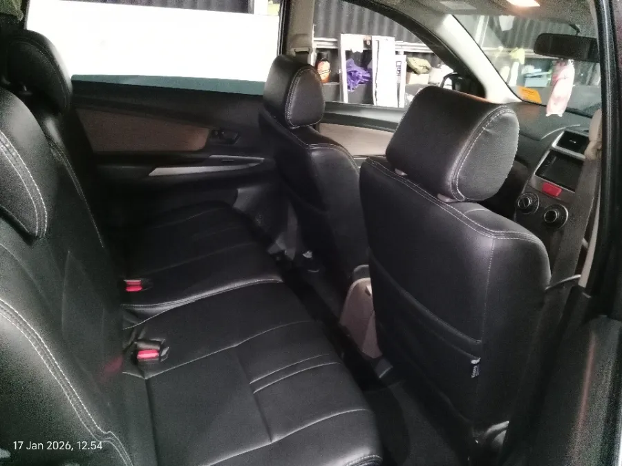Foto Mobil Bekas Kabin Belakang Daihatsu Xenia 1.3 R tahun 2017