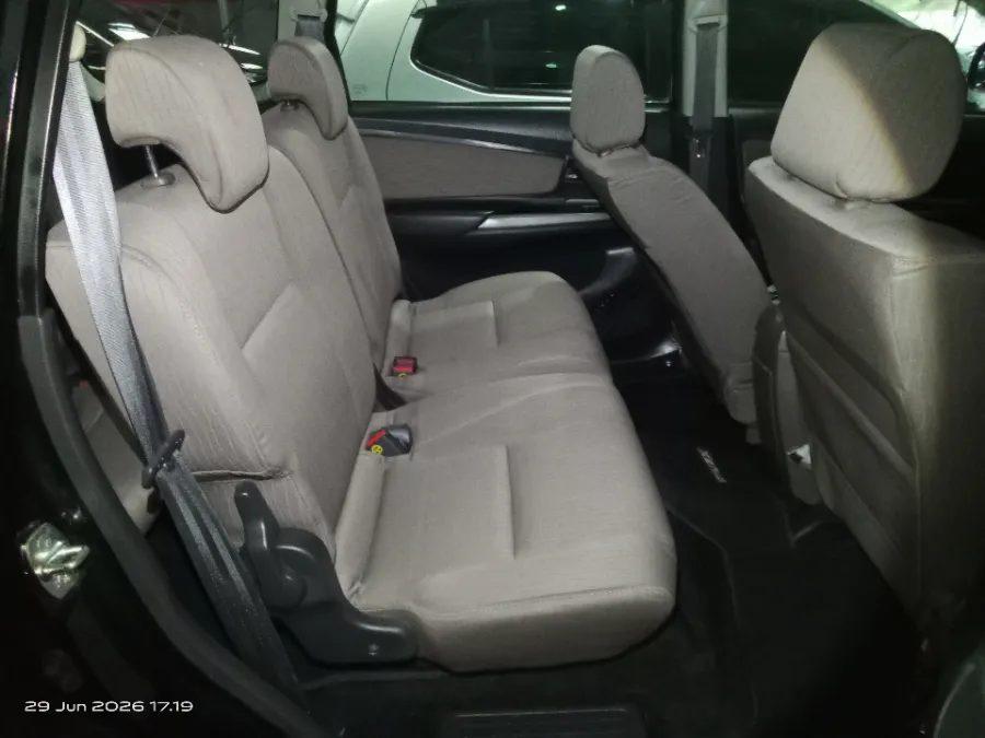 Foto Mobil Bekas Kabin Belakang Daihatsu Xenia 1.3 R tahun 2017